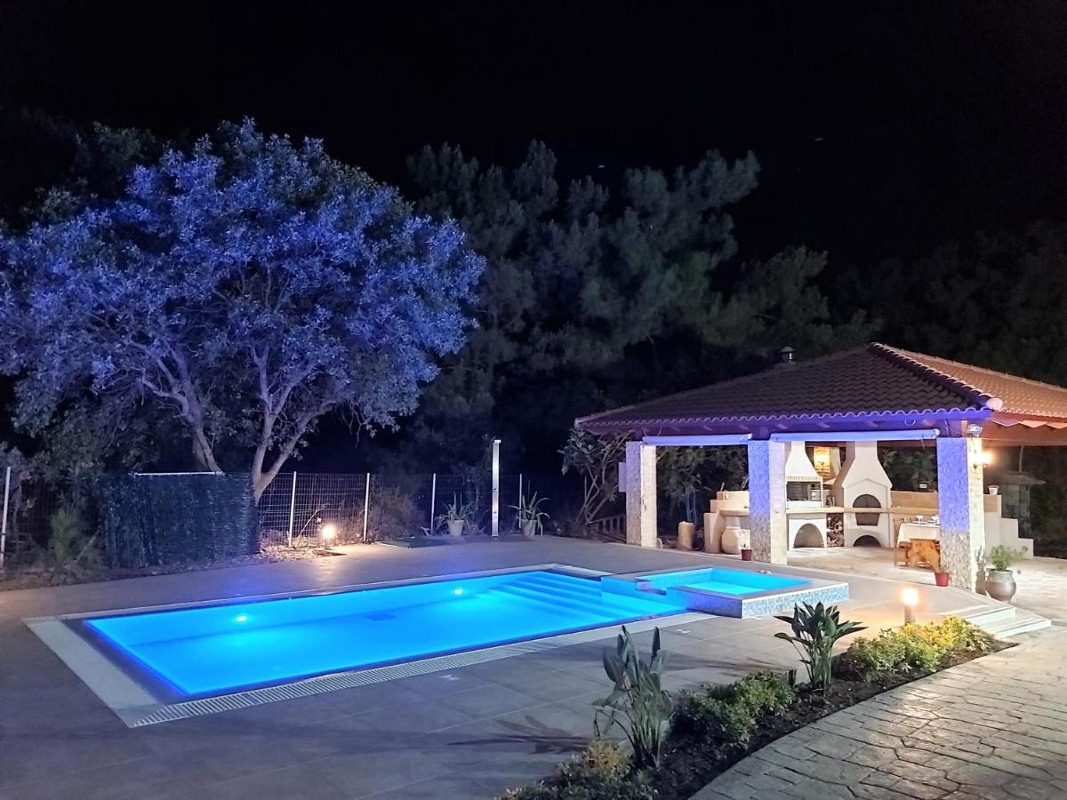 Fiore di Rodi - Private Pool, Jacuzzi&Barbecue Ialysos  Esterno foto